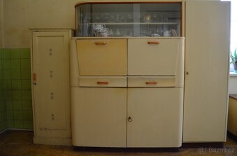 Kuchyňská sestava z 40let 20století. - 2