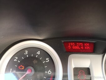 CLIO III 2006 plná výbava - 2