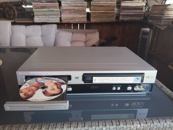 Philips DVD755VR - combo VHS a DVD přehrávač, 6 hlav, stereo - 2