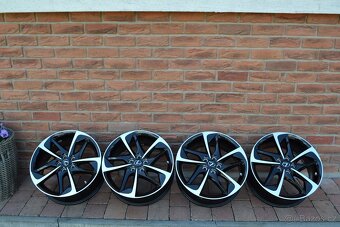 5x114,3 R17 Hliníkové disky Originál Lexus CT - 2