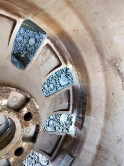 4ks alu disky orig. Škoda 5x100 r16 pneu 205/55 r16 4mm - 2