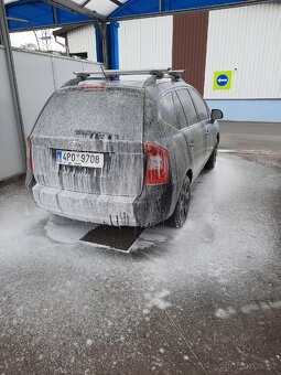 Kia Carens - 2