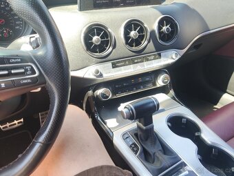 Kia Stinger GT V6 3.3l T-GDi 272KW - 2