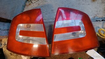 Zadní lampy světla Octavia 2 liftback a plynový pedál - 2
