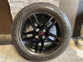 Nová C4 -zimní sada pneumatik Nokian Tyres 215/65 R16. - 2