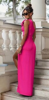 Rûžové sexy šaty - 2