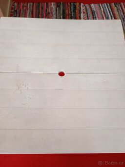 stolek na slunečník+ židle-plast - 2