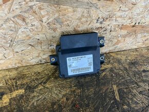 ŘÍDICÍ JEDNOTKA EL. RUČNÍ BRZDY VW PASSAT B6 3C8907801E - 2