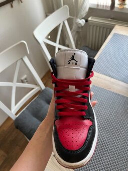 Prodám Nike Air Jordan 1 Mid - 2