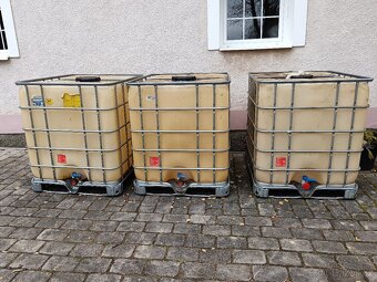 IBC nádrž o objemu 1.000 litrů - 2