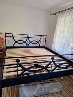 Manželská kovová postel - 2