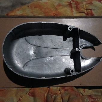 Stadion,Jawetta pěkné víko zapalování motoru - 2