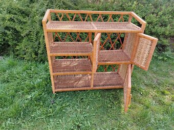 Prodám proutěnou skříňku - 2