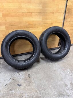 Zimní pneu 215/60/16 - 2