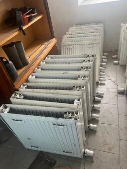 Prodám bílé deskové radiátory – 500 Kč/kus - 2