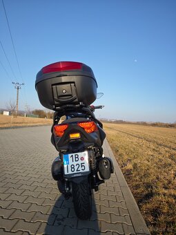 Yamaha X-MAX 300 - 2