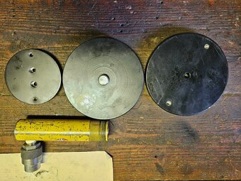 Prodám píst hydraulického lisu. - 2