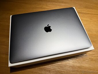 MacBook Air 13" Space Grey - 2