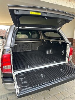 Toyota Hilux - 2