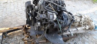 motor jeep xj 2,5 tdi - 2
