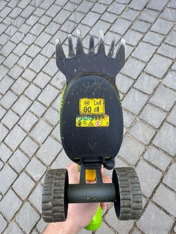 Aku nůžky na trávu a keře Fieldmann FZN 4000 - 2