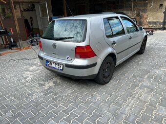 VW Golf 4 1.6 16v - 2