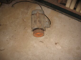 Elektromotor patkový - 2