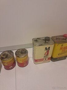 Staré plechovky od oleje trysk, bezina, proplách, madit 8 ku - 2