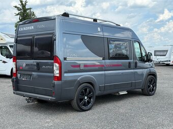 Obytná vestavba Adria Twin Active, tažné zařízení, kola R20 - 2