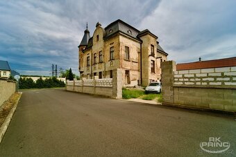 Rodinný dům 657 m2, na pozemku 891 m2, obce Hrobce, Litoměři - 2