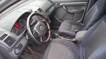 Volkswagen Touran - 2