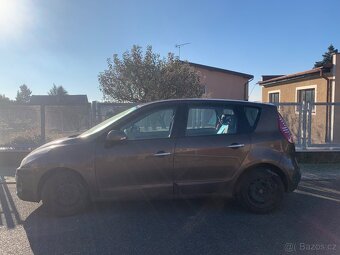 Renault Scenic 1.9 dCi rok 2010 - 2