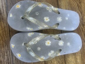 Žabky, bačkory , tenisky vel. 32 - 2