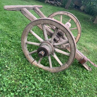 Retro- nákolesník z koňského povozu -loukoťové kola - 2