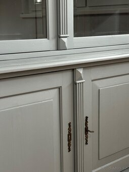 Knihovna/kredenc/skříň s prosklenými dvířky - masiv - 2