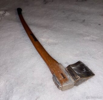 Štípací sekera - 2