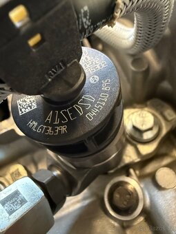 Prodám díly z motoru Renault typ R9N - 2