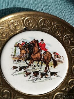 Talířek s motivem honu - 2