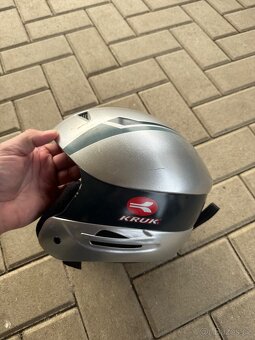 Lyžařská helma - 2