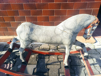 Starožitný houpací kůň - 2