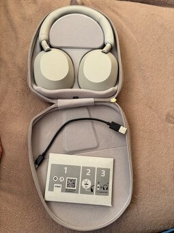 Sony WH-1000XM5- stribrna - 2