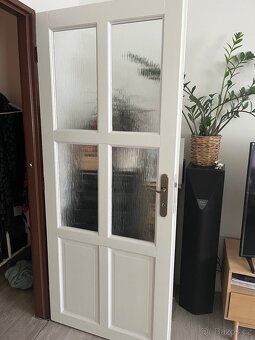 Dveře bílé pravé 85 cm - 2