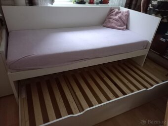 Prodám rozkládací velmi zachovalou postel - 2