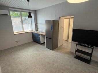 Pronájem bytu 1+kk 28 m² - 2
