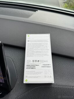 Apple iPhone 16 128GB, černá - 2