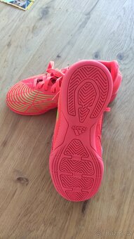 Dětské sálové boty/kopačky Adidas Predator (EUR 32) - 2