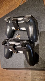 Playstation 4 (PS4) PRO 1TB, 2 ovladače (cvaká mechanika) - 2