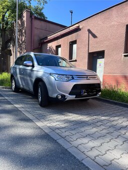 Mitsubishi outlander - 2