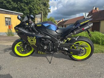 Yamaha YZF R1 - 2
