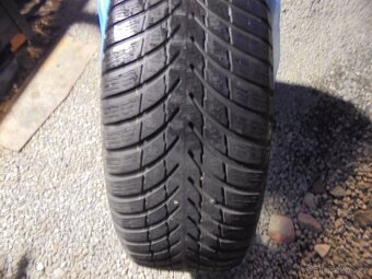 Zimní pneu 225/60R-18 - 2